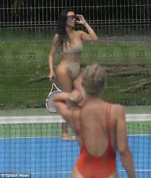 Kim Kardashian playes Tennis in nud3 bikini